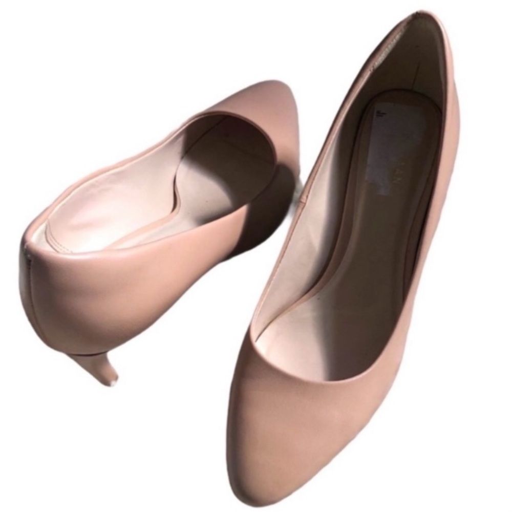 Cole Haan nude kitten pumps heels  (Runs big)
